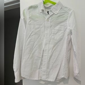 Boys white dress shirt. The Children’s Place. Size Small. Used.